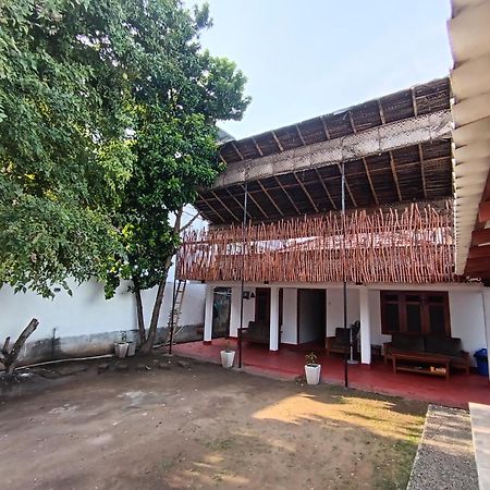 Docrid Hostel Weligama Buitenkant foto