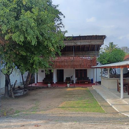 Docrid Hostel Weligama Buitenkant foto